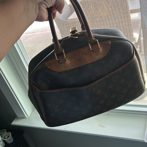 PreLoved Louis Vuitton Monogram Deauville - Picture 9 of 13